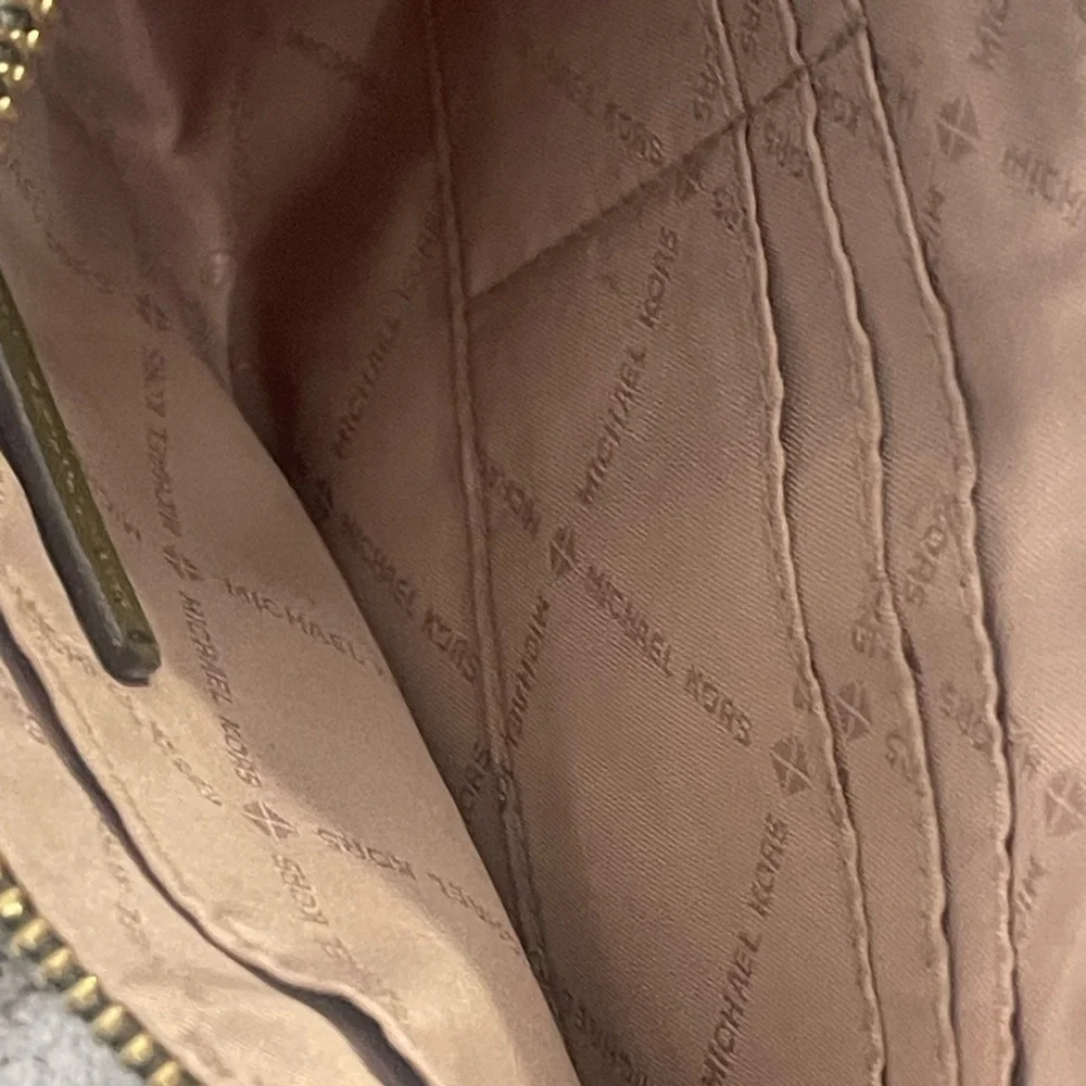 Michael Kors Wristlet woman’s